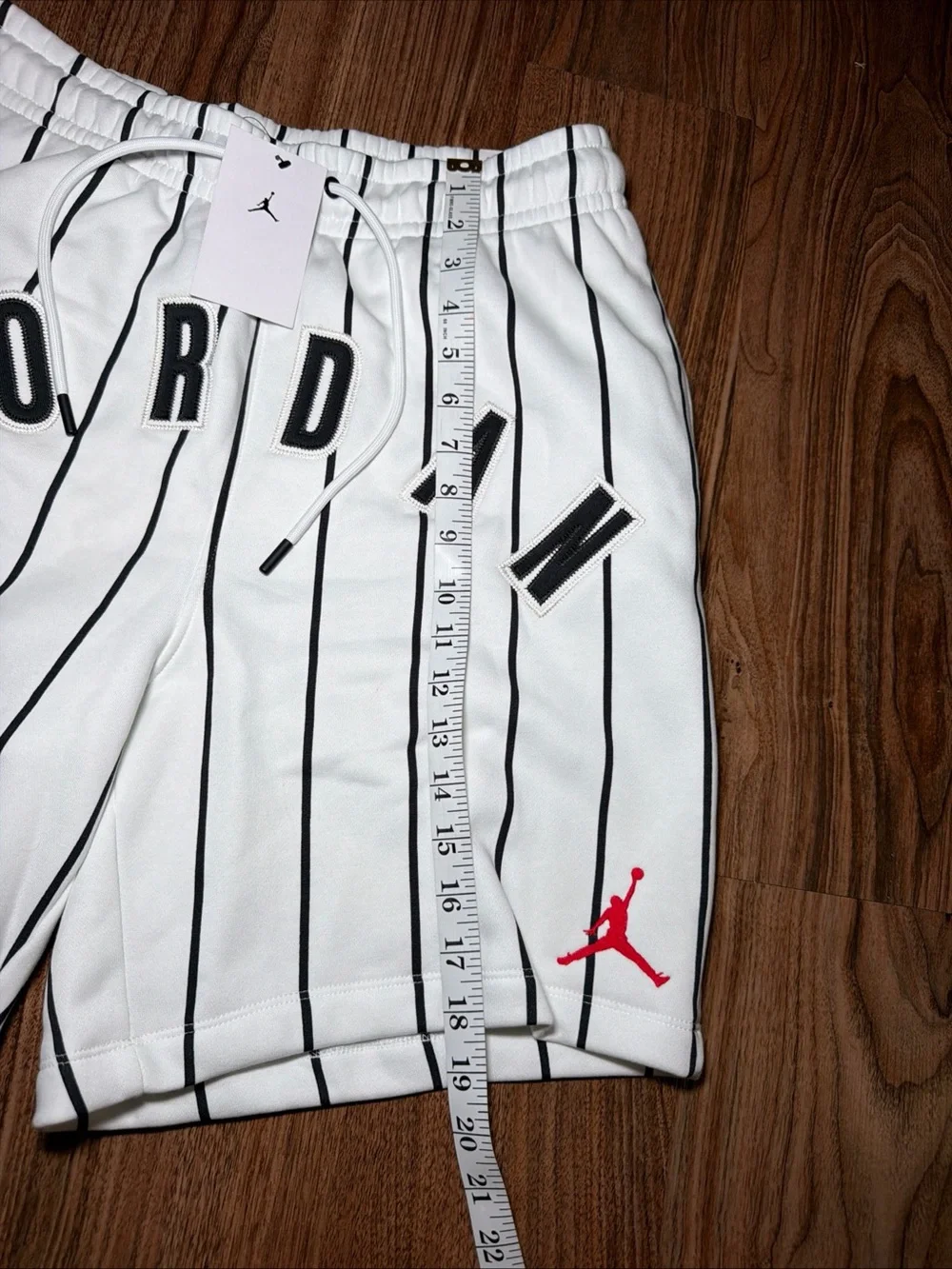 Air Jordan Brooklyn Diamond Fleece Shorts Mens Sz LARGE L White Black Striped